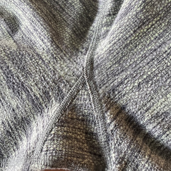 Grey size 8 lululemon crop pant - Picture 6 of 6